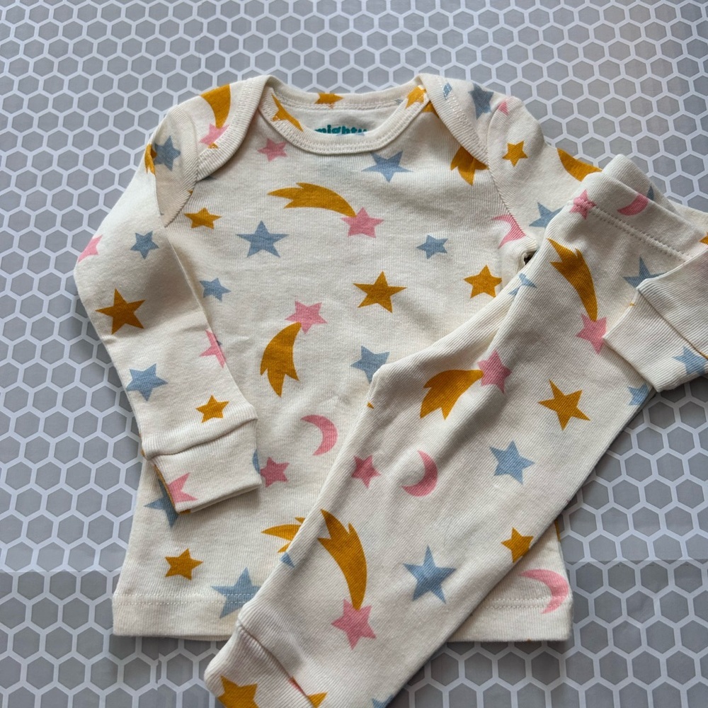 NWOT Mighty Goods Cream Baby Pajama Set with Stars Size 6M